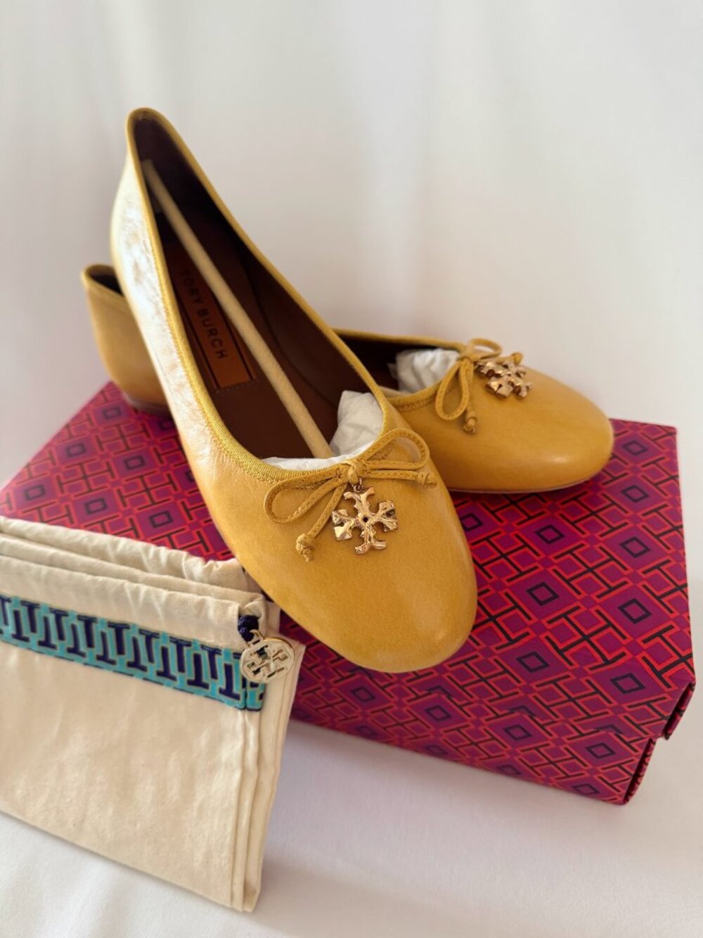 New Tory Burch Charm Ballet Flats, Goat Leather, Naples Yellow, Women's Size 9
